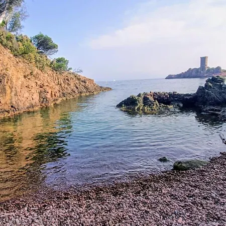 Villa Superbe Contemporaine A Saint-raphael A 200 M De La *
