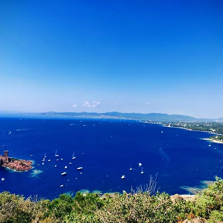 Superbe Contemporaine A Saint-raphael A 200 M De La *
