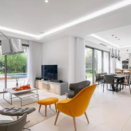 Superbe Contemporaine A Saint-raphael A 200 M De La Villa Saint-Raphael (Var)