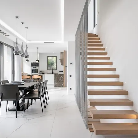 Superbe Contemporaine A Saint-raphael A 200 M De La Villa Saint-Raphael (Var)