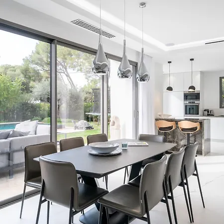 Superbe Contemporaine A Saint-raphael A 200 M De La Villa *