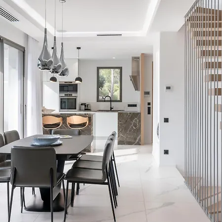Villa Superbe Contemporaine A Saint-raphael A 200 M De La *